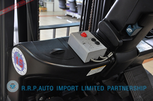 รถโฟล์คลิฟท์พร้อมขาย TOYOTA รุ่น  8FD25-11108 นำเข้าจากประเทศญี่ปุ่น 100\% ไม่เคยใช้งานในไทย