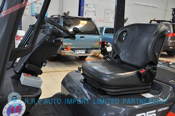 รถโฟล์คลิฟท์พร้อมขาย TOYOTA รุ่น  8FD25-11108 นำเข้าจากประเทศญี่ปุ่น 100\% ไม่เคยใช้งานในไทย