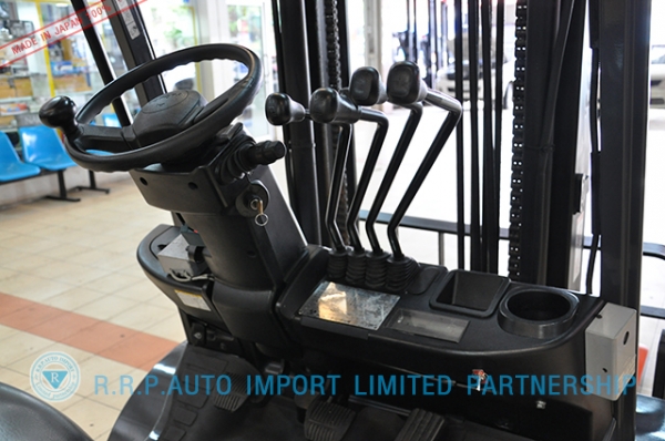 รถโฟล์คลิฟท์พร้อมขาย TOYOTA รุ่น  8FD25-11108 นำเข้าจากประเทศญี่ปุ่น 100\% ไม่เคยใช้งานในไทย