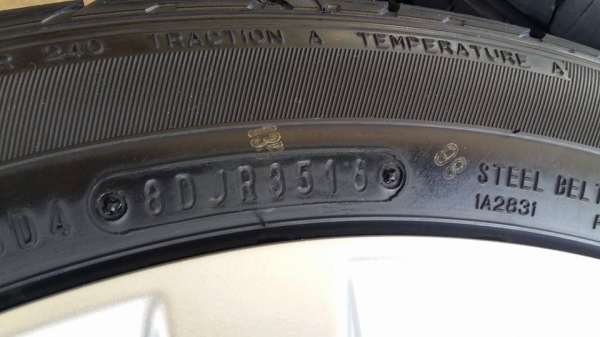 ขายล้อแม็กป้ายแดง mitsu attrage 15" ยางปี16 สนใจติดต่อ ร้าน ก.เจริญการยาง ครับ 081-3747940