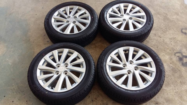ขายล้อแม็กป้ายแดง mitsu attrage 15" ยางปี16 สนใจติดต่อ ร้าน ก.เจริญการยาง ครับ 081-3747940