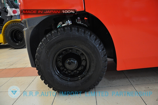 รถโฟล์คลิฟท์พร้อมขาย TOYOTA รุ่น  8FD25-11301 นำเข้าจากประเทศญี่ปุ่น 100\% ไม่เคยใช้งานในไทย