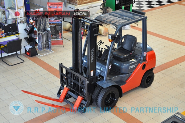 รถโฟล์คลิฟท์พร้อมขาย TOYOTA รุ่น  8FD25-11301 นำเข้าจากประเทศญี่ปุ่น 100\% ไม่เคยใช้งานในไทย