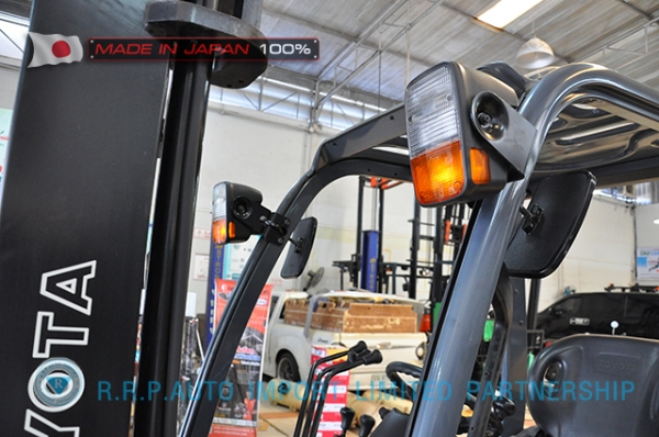 รถโฟล์คลิฟท์พร้อมขาย TOYOTA รุ่น  8FD25-11301 นำเข้าจากประเทศญี่ปุ่น 100\% ไม่เคยใช้งานในไทย