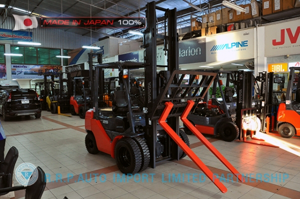 รถโฟล์คลิฟท์พร้อมขาย TOYOTA รุ่น  8FD25-32961 นำเข้าจากประเทศญี่ปุ่น 100\% ไม่เคยใช้งานในไทย