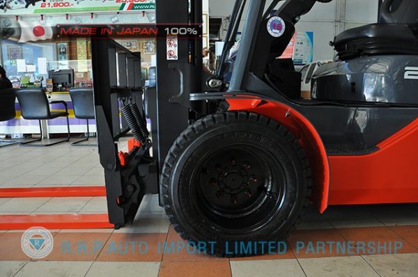 รถโฟล์คลิฟท์พร้อมขาย TOYOTA รุ่น  8FD25-32961 นำเข้าจากประเทศญี่ปุ่น 100\% ไม่เคยใช้งานในไทย