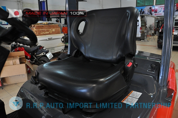 รถโฟล์คลิฟท์พร้อมขาย TOYOTA รุ่น  8FD25-32961 นำเข้าจากประเทศญี่ปุ่น 100\% ไม่เคยใช้งานในไทย