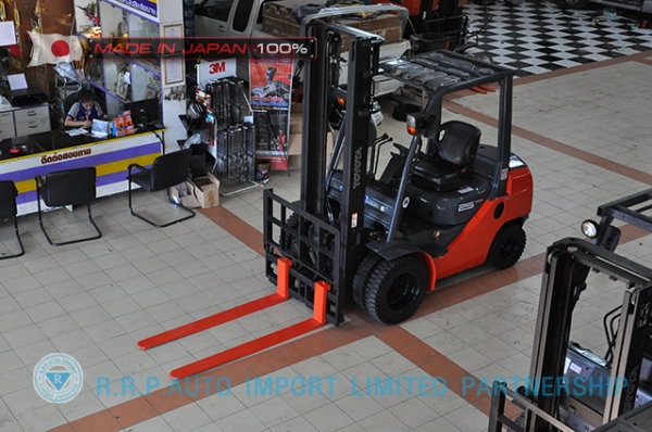 รถโฟล์คลิฟท์พร้อมขาย TOYOTA รุ่น  8FD25-32961 นำเข้าจากประเทศญี่ปุ่น 100\% ไม่เคยใช้งานในไทย