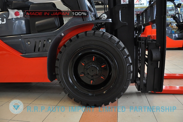 รถโฟล์คลิฟท์พร้อมขาย TOYOTA รุ่น  8FD35-10483 นำเข้าจากประเทศญี่ปุ่น 100\% ไม่เคยใช้งานในไทย