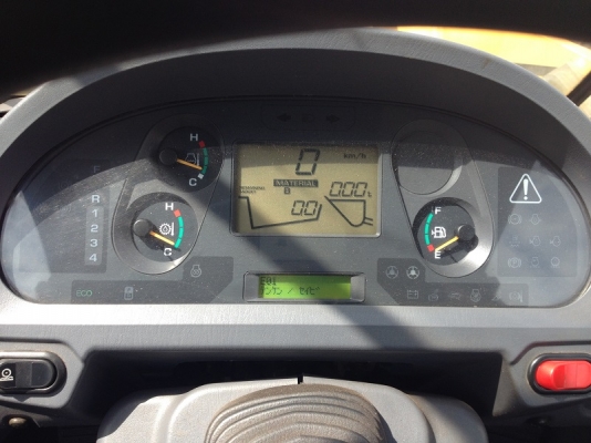 รถตักล้อยาง Komatsu WA320-6 รถเก่านอก สภาพเดิม เพิ่งเหยียบถึงไทย สภาพดีพร้อมใช้งาน