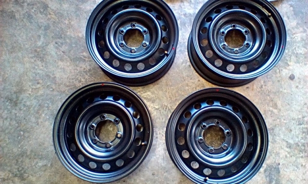 ล้อกะทะ+ฝาคอบ ขอบ17/7.5/6รู ปี15 ชุด 4000บ. 0995357594. ส่งได้ทั่วไทยคับ