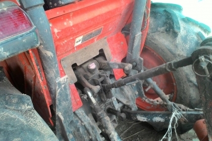 รถไถ 36 แรงปี  54 อุปกร 3 อย่าง   ซ. ม  2000  นิด ฯฯ มือเดียวป้ายแดง  ราคาเบาฯฯ  300000   บาท  วันทูคอล 0986683479 dtac 0991751349 สิทธิ์ คับ