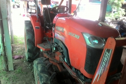 รถไถ 36 แรงปี 54 อุปกร 3 อย่าง ซ. ม 2000 นิด ฯฯ มือเดียวป้ายแดง ราคาเบาฯฯ 300000 บาท วันทูคอล 0986683479 dtac 0991751349 สิทธิ์ คับ รถไถ 36 แรงปี 54 อุปกร 3 อย่าง ซ. ม 2000 นิด ฯฯ มือเดียวป้ายแดง ราคาเบาฯฯ 300000 บาท วันทูคอล 0986683479 dtac 0991751349 สิทธิ์ คับ