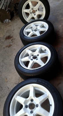 แม็กขอบ15ขนาด4รู100พร้อมยางปี13 14 แม็กขอบ15ขนาด4รู100พร้อมยางปี13 14