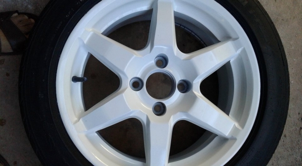 แม็กขอบ15ขนาด4รู100พร้อมยางปี13 14 แม็กขอบ15ขนาด4รู100พร้อมยางปี13 14