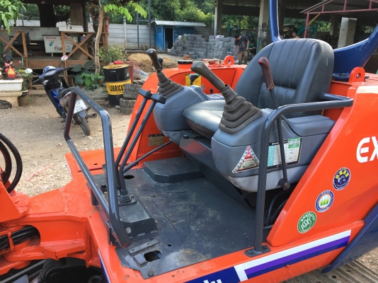 ขายรถขุด HITACHI EX30 ปั้มนิ้ว คอนโทนน้ำมัน โซ่เหล็ก มีไลน์หัวกระแทก สภาพพร้อมใช้