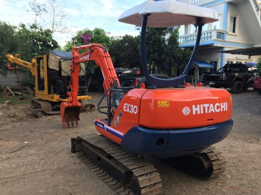 ขายรถขุด HITACHI EX30 ปั้มนิ้ว คอนโทนน้ำมัน โซ่เหล็ก มีไลน์หัวกระแทก สภาพพร้อมใช้
