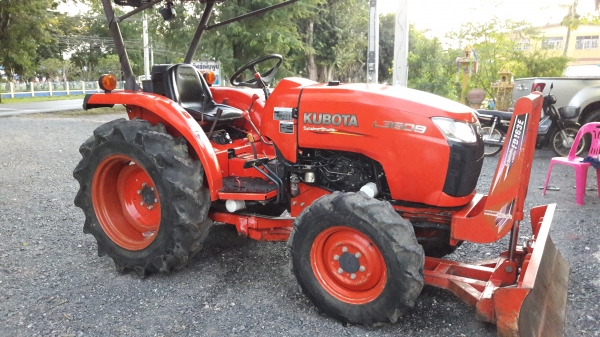 ขายรถไถL3608ใบมีดผาล4พร้อมใช้ครับ