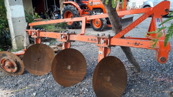 ขายรถไถL3608ใบมีดผาล4พร้อมใช้ครับ ขายรถไถL3608ใบมีดผาล4พร้อมใช้ครับ