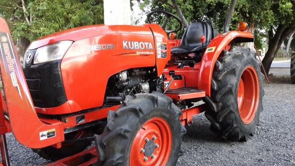 ขายรถไถL3608ใบมีดผาล4พร้อมใช้ครับ ขายรถไถL3608ใบมีดผาล4พร้อมใช้ครับ