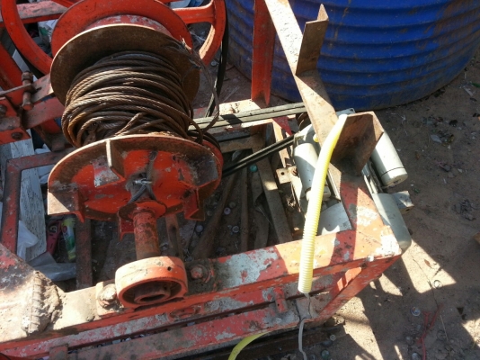 เครื่องชักรอก