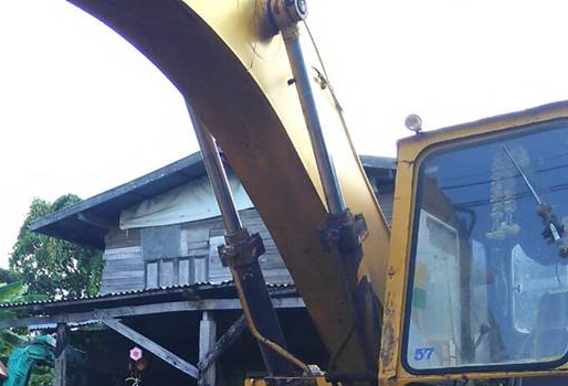 **330,000 บ.ต่อรอง/// แบคโฮ KOMATSU PC150 รุ่น1 เครื่อง+ปั้ม เดิม แรงดี บูมอาร์มสวย เอวแน่น ช่วงล่าง75\% โซ่หนา แทร็กสวย สป็อคเก็ต75\% รถทำงานดี แรง ดี พร้อมใช้งาน ไม่มีเล่ม มีสัญญาซื้อขาย ขายตามสภาพ **ขาย KOMATSU PC150 รุ่น1 แบคโฮสภาพดี พร้อมใช้งาน เอกสารส