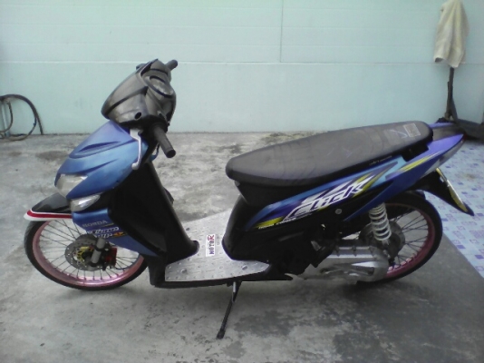 ขายมอไซค์ ปี50 ฮอนด้า คลิ๊ก รุ่นTune Up เครื่อง110cc. เครื่องดีแน่นๆ รถสภาพดี ภาษีขาด2ปี ต่อได้ปกติ เล่มทะเบียนครบ ขายถูกๆครับ