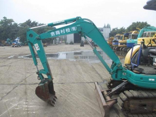 ขายรถขุด ยี่ห้อ: KOMATSU  แบบ: PC27MR-1 (รุ่น9) รถเก่านอกนำเข้าจากญี่ปุ่น  มีเอกสารใบอินวอย รถไม่เคยผ่านการใช้งานในไทย100\% สนใจติดต่อ : 099-907-9273 กิ๊ฟ กมลชนก