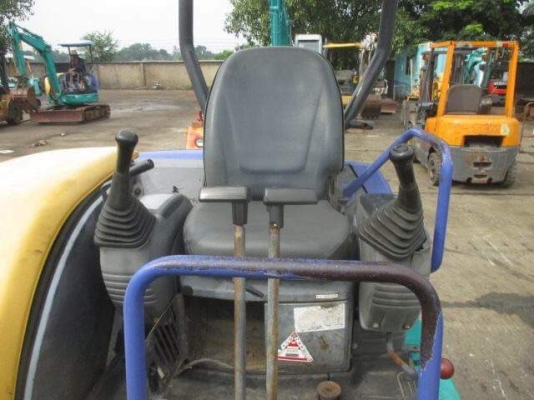 ขายรถขุด ยี่ห้อ: KOMATSU  แบบ: PC27MR-1 (รุ่น9) รถเก่านอกนำเข้าจากญี่ปุ่น  มีเอกสารใบอินวอย รถไม่เคยผ่านการใช้งานในไทย100\% สนใจติดต่อ : 099-907-9273 กิ๊ฟ กมลชนก