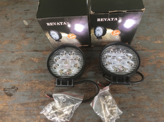 ไฟLED 4นิ้วLED9ดวงกระแสไฟ12-30V  2ดวง900บาท