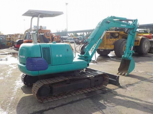 ขายรถขุด ยี่ห้อ: KOMATSU  แบบ: Pc40-7 รถเก่านอกนำเข้าจากญี่ปุ่น  มีเอกสารใบอินวอย รถไม่เคยผ่านการใช้งานในไทย100\%  สนใจติดต่อ : 099-907-9273 กิ๊ฟ กมลชนก