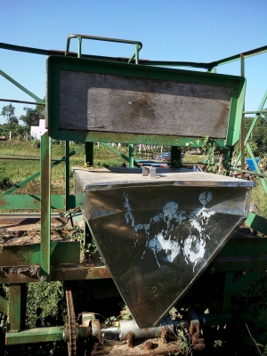 หางปลูกอ้อยkmtร่องคู่ใส่รถไถฟอร์ด