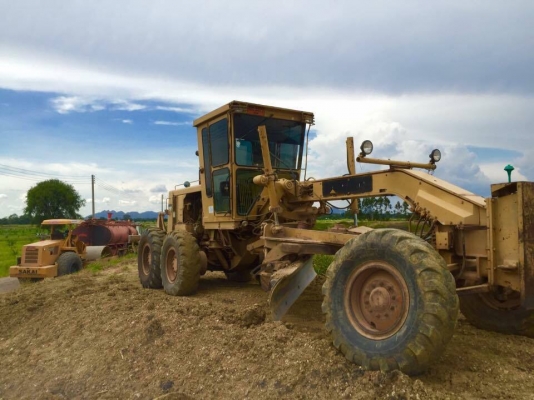 cat 140g 72v ตู้แอร์ ลิปเปอร์หลัง ซีเรียล9xxx   เอกสารเล่มทะเบียน ราคา 2,300,000 ต่อรองได้