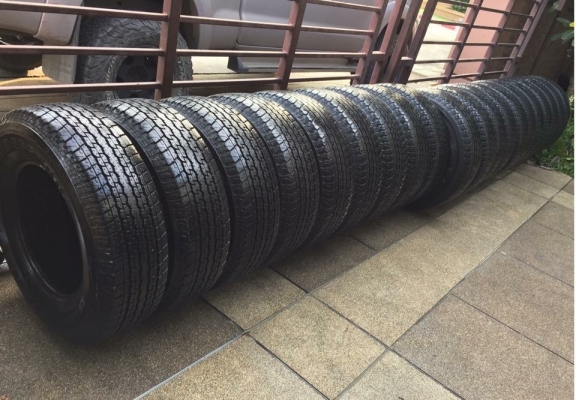 ยาง Bridgestone 245 70 16 ปี16 รอบนี้มา 4ชุด ดอกเต็ม ราคาไม่แพง