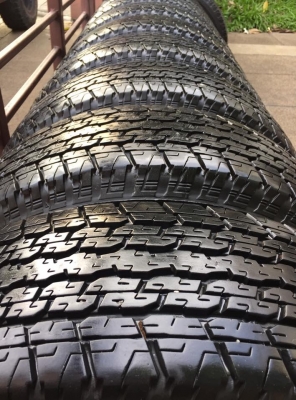 ยาง Bridgestone 245 70 16 ปี16 รอบนี้มา 4ชุด ดอกเต็ม ราคาไม่แพง