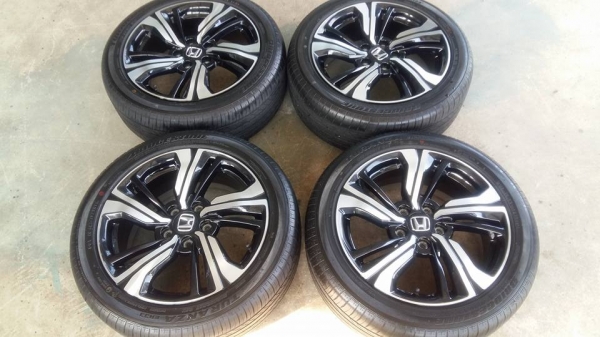 ขายล้อแม็กป้ายแดง civic fc 17" พร้อมยางปี16 สนใจติดต่อ ร้าน ก.เจริญการยาง ครับ 081-3747940 ขายล้อแม็กป้ายแดง civic fc 17" พร้อมยางปี16 สนใจติดต่อ ร้าน ก.เจริญการยาง ครับ 081-3747940