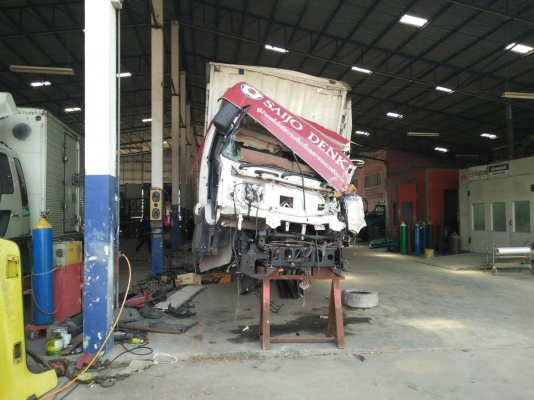 FVM 240 หกล้อช่วงยาว 7 เมตรกว่าสภาพเครื่องเกียรสมบูรณ์หม้อน้ำอินเตอร์ไม่เสียรถ9เดือน