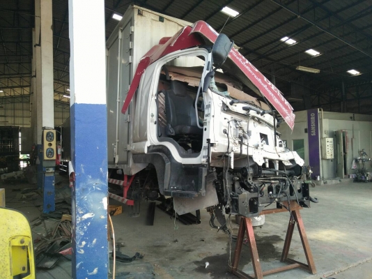 FVM 240 หกล้อช่วงยาว 7 เมตรกว่าสภาพเครื่องเกียรสมบูรณ์หม้อน้ำอินเตอร์ไม่เสียรถ9เดือน FVM 240 หกล้อช่วงยาว 7 เมตรกว่าสภาพเครื่องเกียรสมบูรณ์หม้อน้ำอินเตอร์ไม่เสียรถ9เดือน