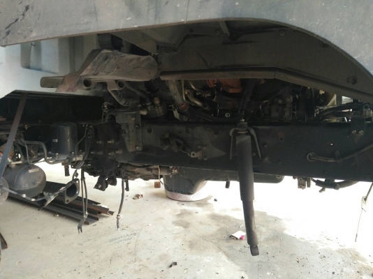 FVM 240 หกล้อช่วงยาว 7 เมตรกว่าสภาพเครื่องเกียรสมบูรณ์หม้อน้ำอินเตอร์ไม่เสียรถ9เดือน FVM 240 หกล้อช่วงยาว 7 เมตรกว่าสภาพเครื่องเกียรสมบูรณ์หม้อน้ำอินเตอร์ไม่เสียรถ9เดือน