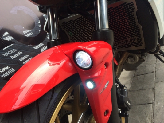 ขาย HONDA CB650F สีขาว ปี 2015 มือ 2 ราคาเบาๆ วิ่งน้อย ของแต่งเต็ม ขาย HONDA CB650F สีขาว ปี 2015 มือ 2 ราคาเบาๆ วิ่งน้อย ของแต่งเต็ม