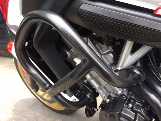 ขาย HONDA CB650F สีขาว ปี 2015 มือ 2 ราคาเบาๆ วิ่งน้อย ของแต่งเต็ม ขาย HONDA CB650F สีขาว ปี 2015 มือ 2 ราคาเบาๆ วิ่งน้อย ของแต่งเต็ม