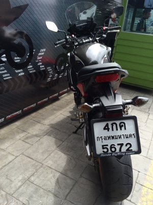 ขาย HONDA CB650F สีขาว ปี 2015 มือ 2 ราคาเบาๆ วิ่งน้อย ของแต่งเต็ม ขาย HONDA CB650F สีขาว ปี 2015 มือ 2 ราคาเบาๆ วิ่งน้อย ของแต่งเต็ม