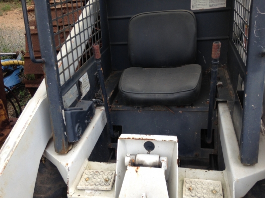 Bobcat500. รถนอกพร้อมทำงาน