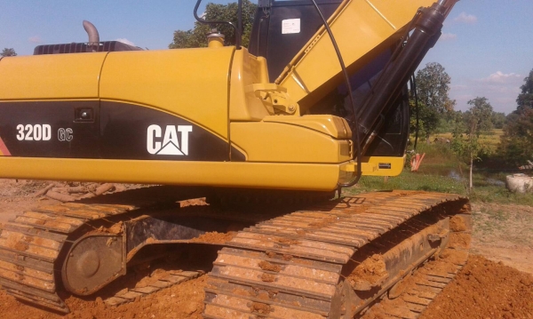 ขายรถแบคโฮ CAT 320 D GC เอกสารเล่มทะเบียน 2596 ชม.ราคา 2150000