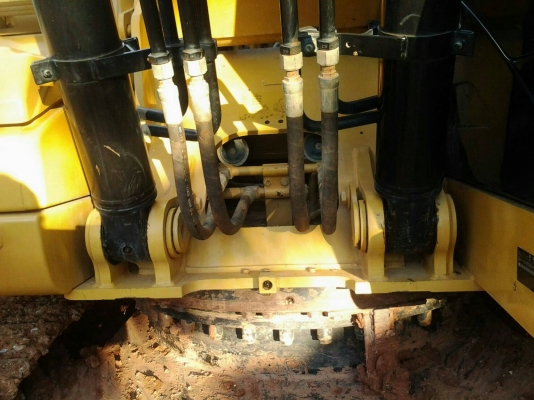 ขายรถแบคโฮ CAT 320 D GC เอกสารเล่มทะเบียน 2596 ชม.ราคา 2150000