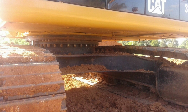 ขายรถแบคโฮ CAT 320 D GC เอกสารเล่มทะเบียน 2596 ชม.ราคา 2150000