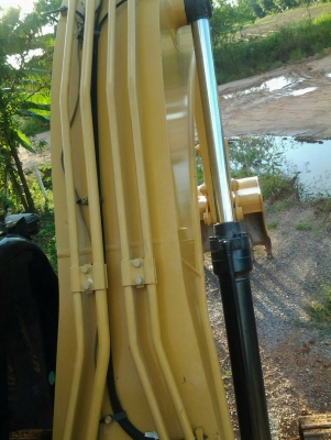 ขายรถแบคโฮ CAT 320 D GC เอกสารเล่มทะเบียน 2596 ชม.ราคา 2150000