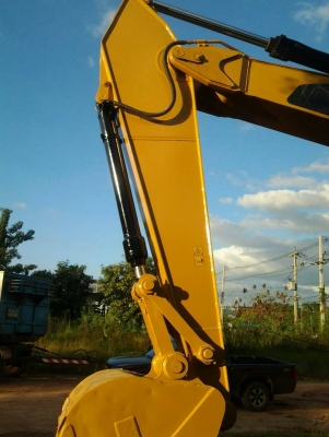 ขายรถแบคโฮ CAT 320 D GC เอกสารเล่มทะเบียน 2596 ชม.ราคา 2150000