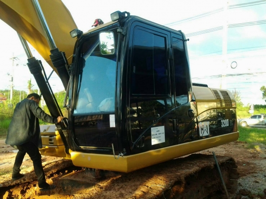 ขายรถแบคโฮ CAT 320 D GC เอกสารเล่มทะเบียน 2596 ชม.ราคา 2150000