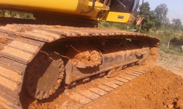 ขายรถแบคโฮ CAT 320 D GC เอกสารเล่มทะเบียน 2596 ชม.ราคา 2150000